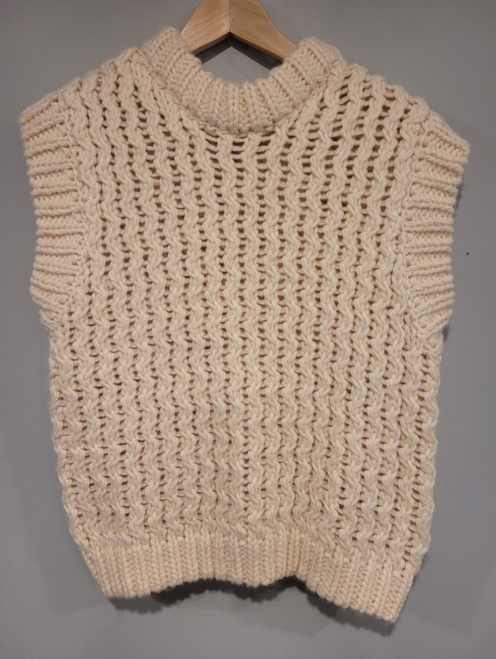 Zara Chunky Textured Knit Mock Neck Sweater Vest Cream Size Small